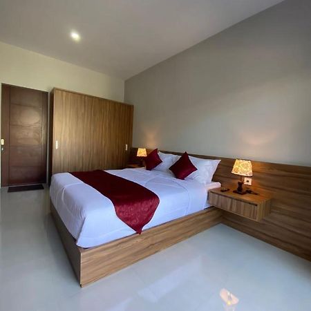 Pondok Puspa Sumekar Seminyak  Exterior photo