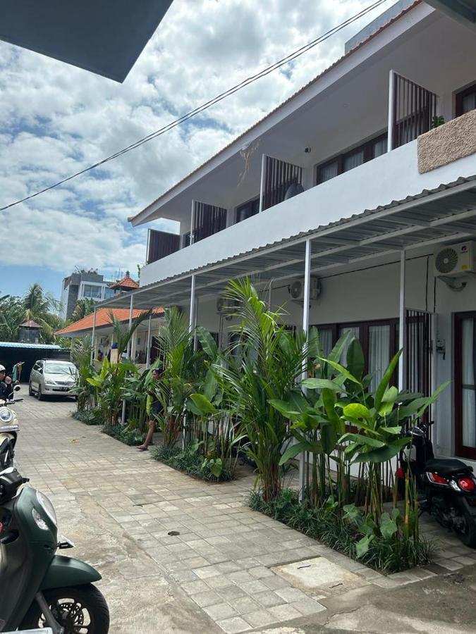 Pondok Puspa Sumekar Seminyak  Exterior photo