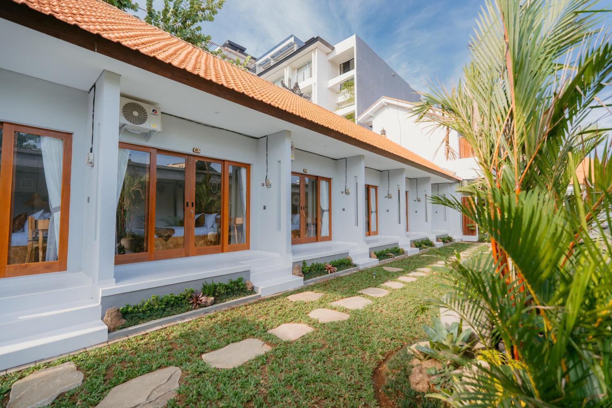 Pondok Puspa Sumekar Seminyak  Exterior photo