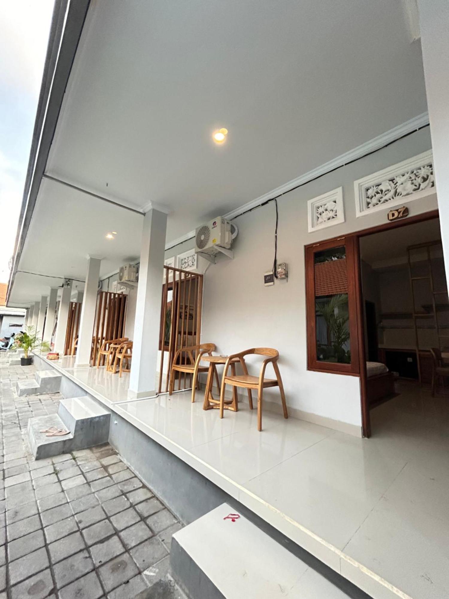 Pondok Puspa Sumekar Seminyak  Exterior photo