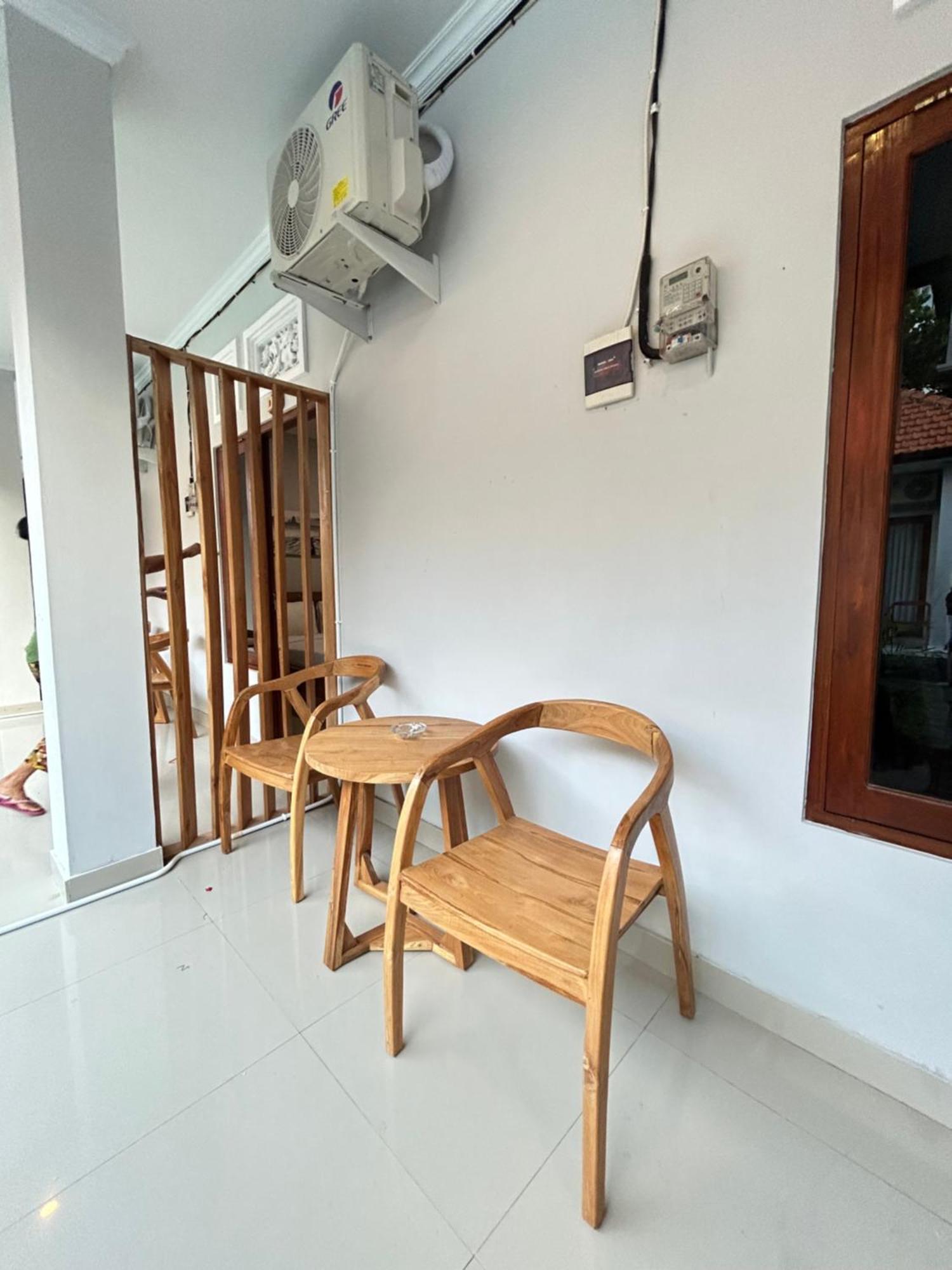 Pondok Puspa Sumekar Seminyak  Exterior photo